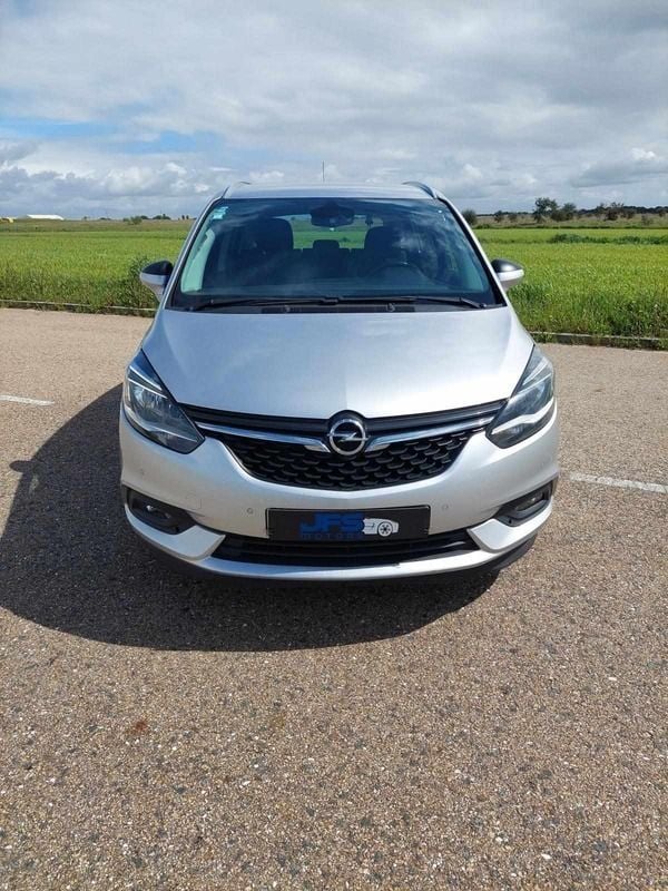 Usado Opel Zafira Dynamic 136 HP (100 kW) 2017 Cinzento Monovolume