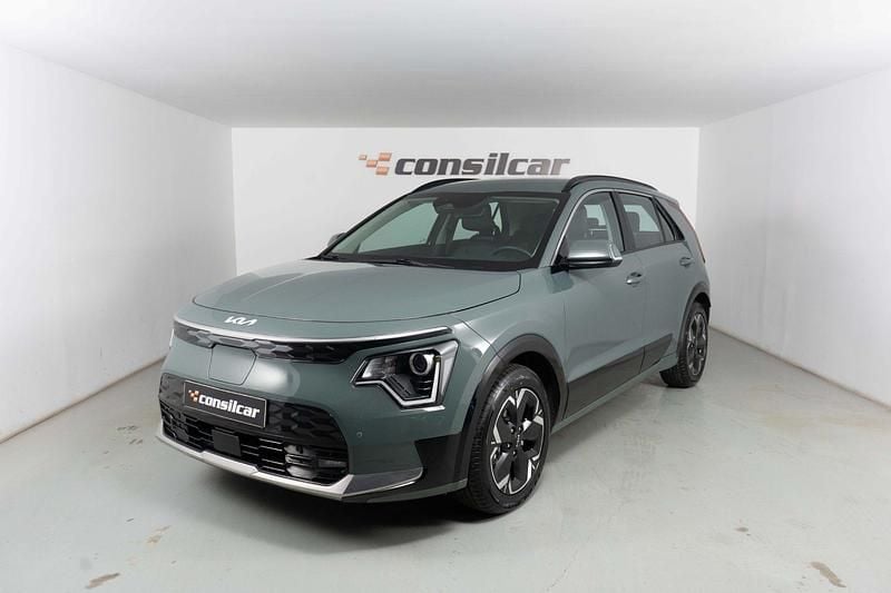 Verde escuro Usado 2022 Kia e-Niro SUV | € 24.480 (Bom preço) - Imagem 1/4