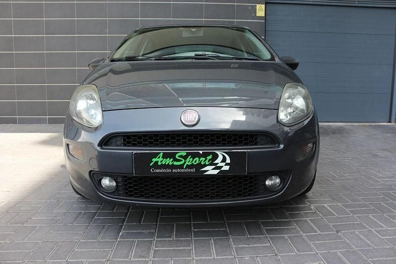 Usado Fiat Punto Urban 85 HP (62 kW) 2014 Cinza Citadino