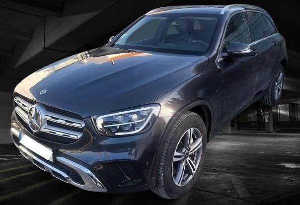Cinzento Usado 2021 Mercedes GLC300 Citadino | € 49.500 (Super Preço) - Imagem 1/4