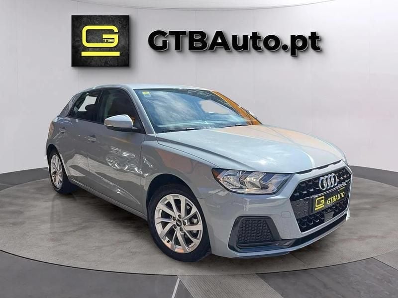 Azul Usado 2022 Audi A1 Advanced Citadino | € 19.900 (Preço justo) - Imagem 1/4