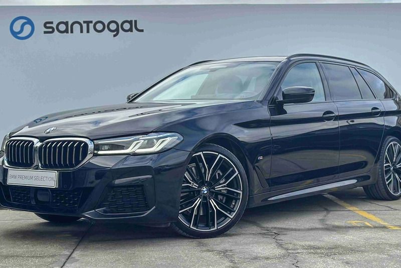 Preto Usado 2023 BMW 540 Comfort Edition Coupé | € 84.900 - Imagem 1/4