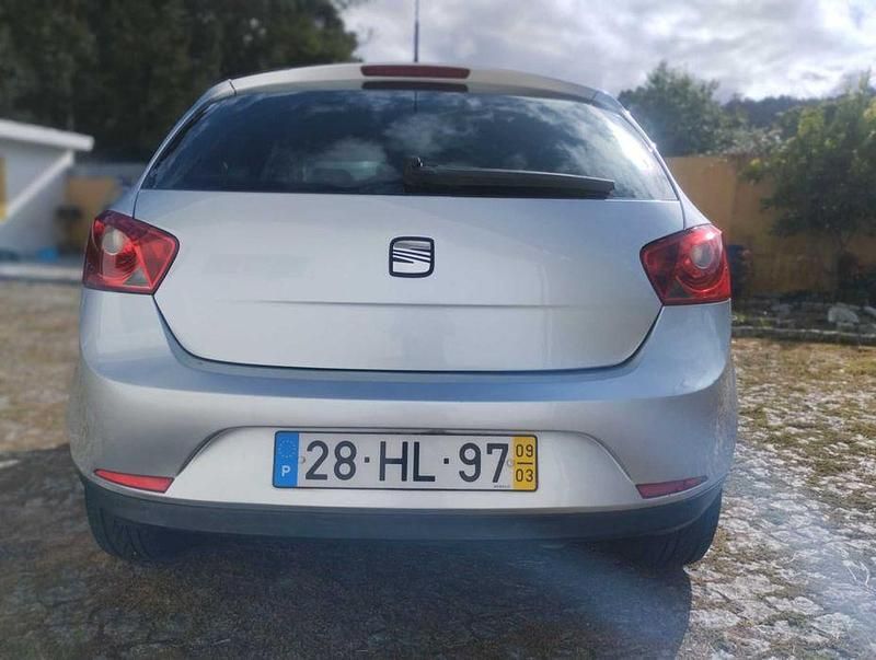 Usado Seat Ibiza 80 HP (58 kW) 2009 Cinzento Sedan