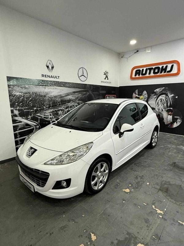 Branco Usado 2012 Peugeot 207 | € 5.200 (Super Preço) - Imagem 1/4