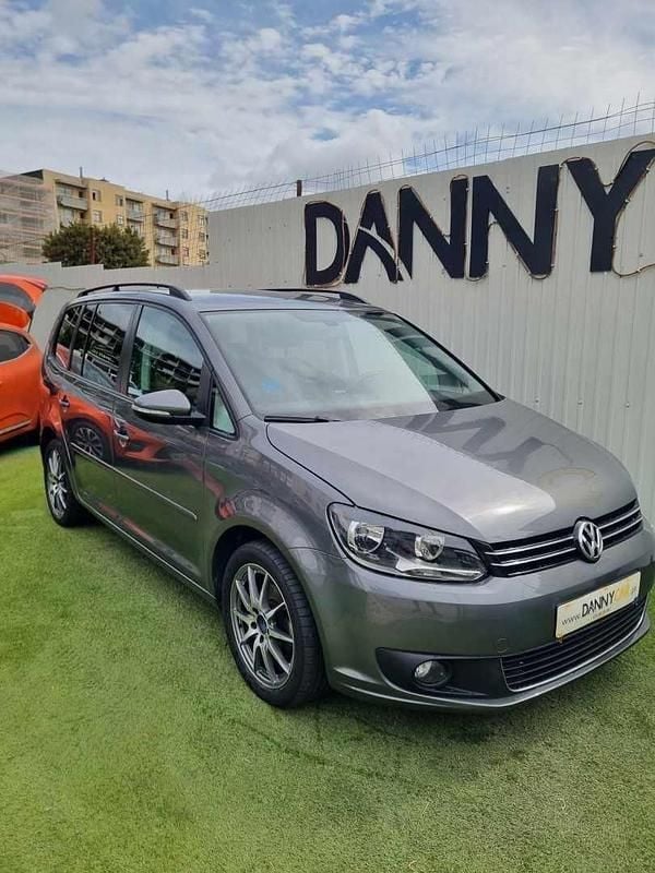 Usado VW Touran 105 HP (77 kW) 2014 Cinzento Monovolume