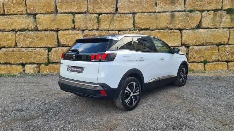 Usado Peugeot 3008 Allure 130 HP (95 kW) 2018 Branco SUV