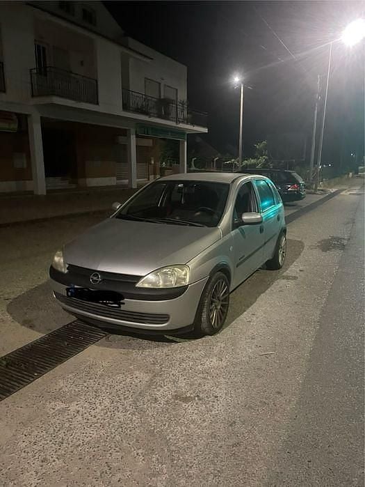 Usado 2001 Opel Corsa Sedan | € 2.850 (Preço justo) - Imagem 1/4