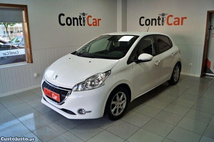Branco Usado 2012 Peugeot 208 Active Citadino | € 9.990 (Preço justo) - Imagem 1/1