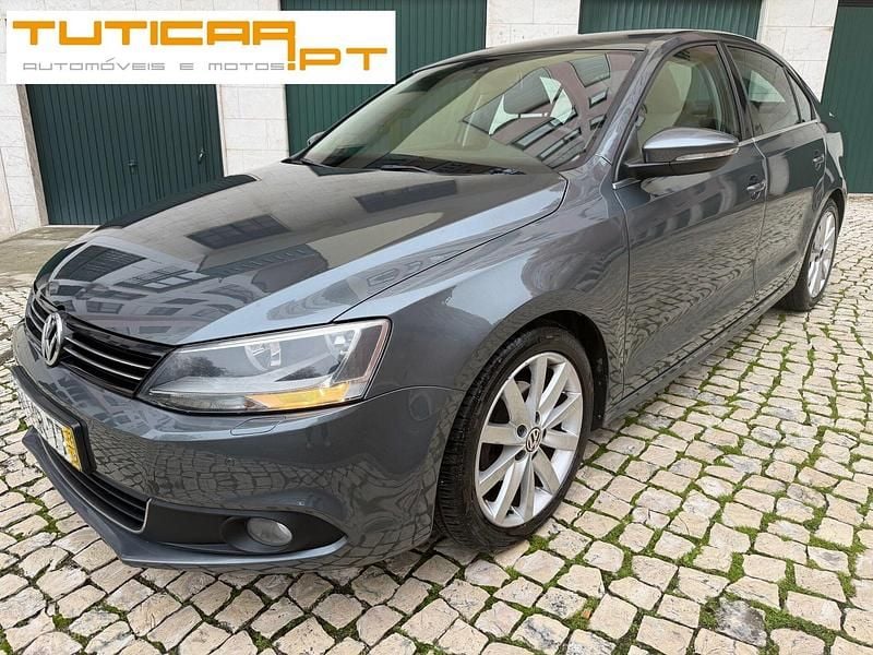 Cinza Usado 2012 VW Jetta Sedan | € 8.500 - Imagem 1/4
