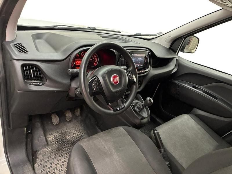 Usado Fiat Doblò Lounge 105 HP (77 kW) 2022 Branco Monovolume