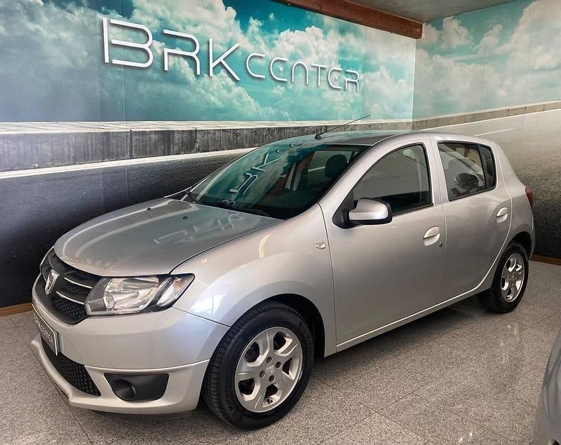 Cinzento Usado 2017 Dacia Sandero Citadino | € 7.990 (Bom preço) - Imagem 1/4