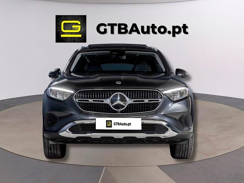 Cinza Usado 2024 Mercedes GLC300 Avantgarde SUV | € 65.900 - Imagem 1/4