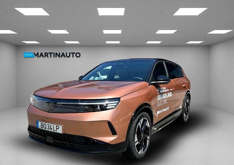 Castanho Novo 2025 Opel Grandland Electric Edition SUV | € 49.900 - Imagem 1/4