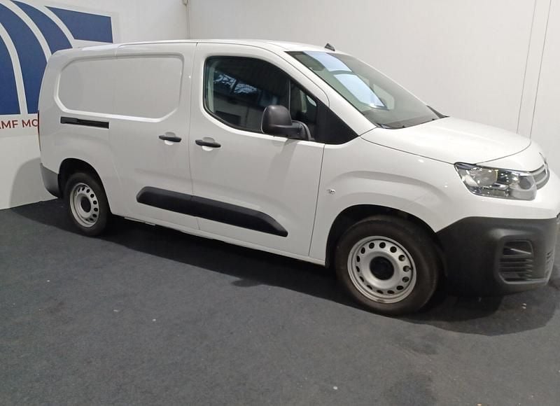 Usado Citroën Berlingo 102 HP (75 kW) 2023 Branco Monovolume
