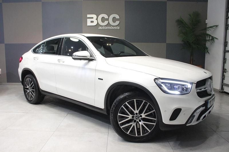 Branco Usado 2021 Mercedes GLC300 SUV | € 47.990 (Preço justo) - Imagem 1/4