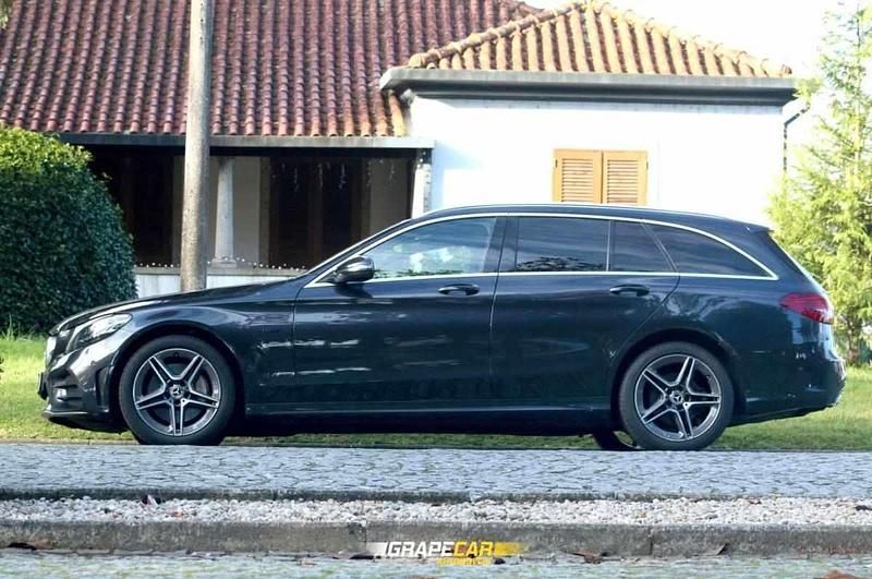 Usado Mercedes C300 306 HP (225 kW) 2021 Cinzento