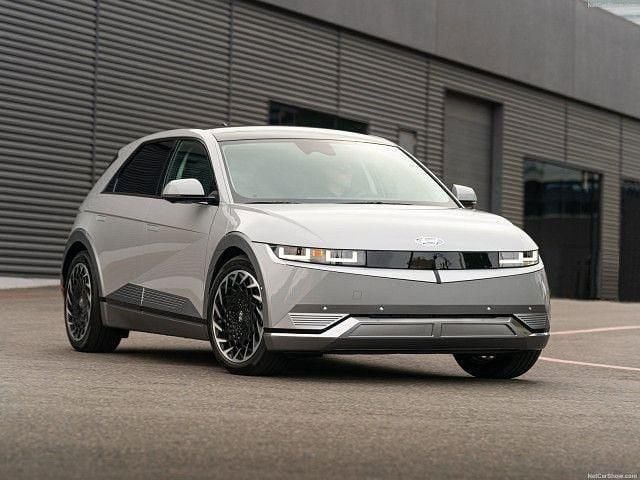 Cinzento Usado 2021 Hyundai Ioniq 6 Sedan | € 28.000 - Imagem 1/4