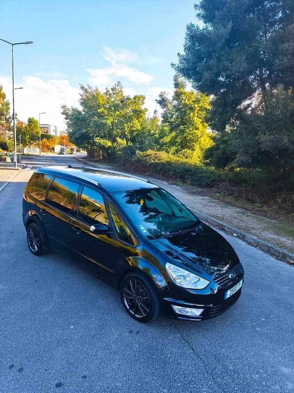 Usado Ford Galaxy 163 HP (119 kW) 2013 Preto Monovolume