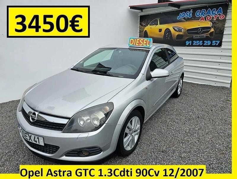 Cinzento Usado 2007 Opel Astra GTC | € 3.450 (Preço justo) - Imagem 1/4