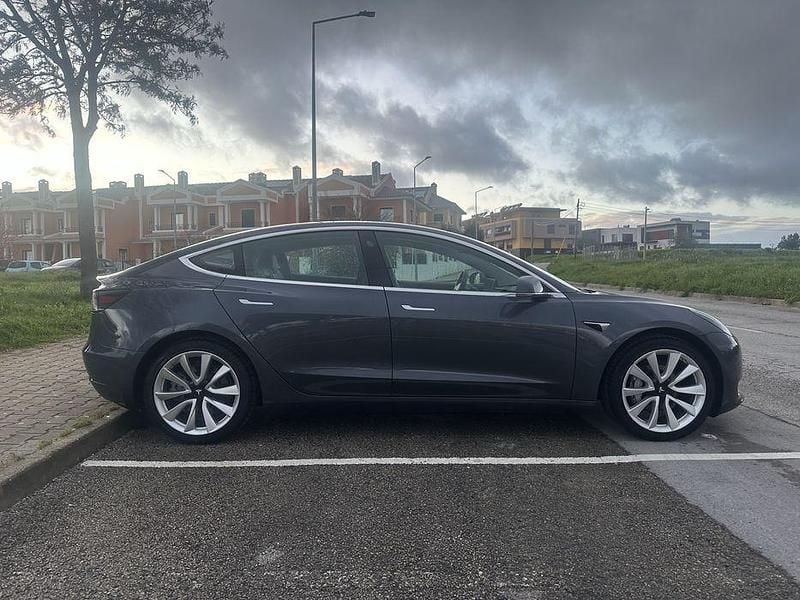 Usado Tesla Model 3 Standard Range 239 kW (325 HP) 2020 Sedan