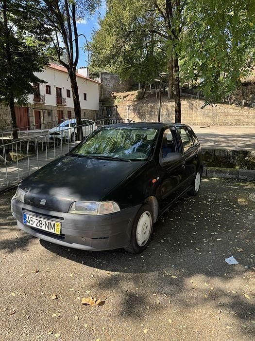 Usado 1999 Fiat Punto Sedan | € 1.000 - Imagem 1/4