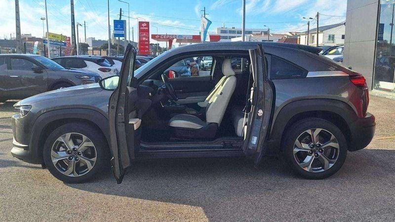 Cinzento Usado 2021 Mazda MX30 SUV | € 20.990 (Caro) - Imagem 1/4