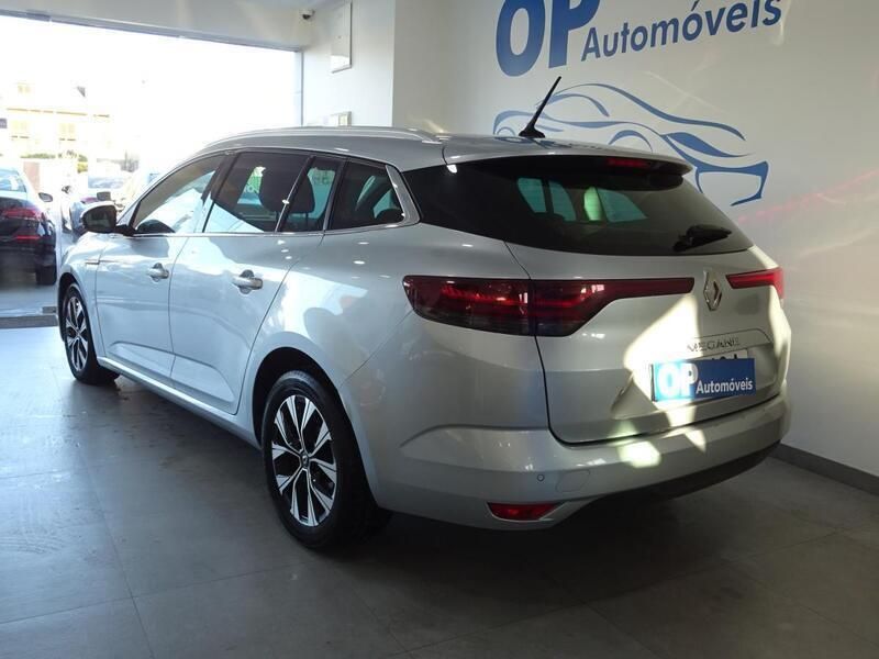 Usado Renault Mégane IV 140 HP (102 kW) 2021 Cinzento Carrinha