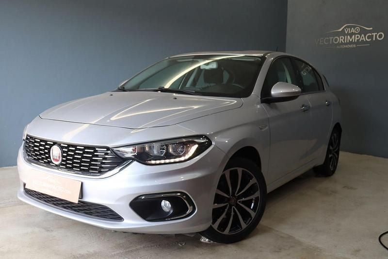 Cinzento Usado 2019 Fiat Tipo Lounge Carrinha | € 13.496 (Preço justo) - Imagem 1/4