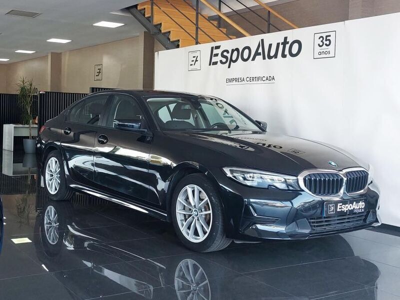 Preto Usado 2019 BMW 330 Sedan | € 28.500 (Preço elevado) - Imagem 1/4