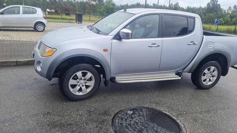 Cinzento Usado 2007 Mitsubishi L200 Pickup | € 16.500 (Preço justo) - Imagem 1/4