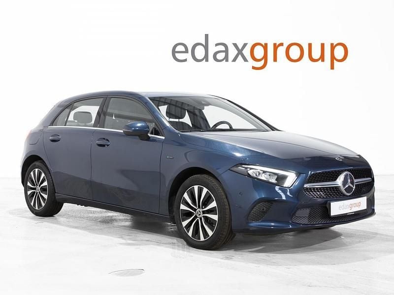 Azul Usado 2021 Mercedes A250 Style | € 25.490 (Preço justo) - Imagem 1/4
