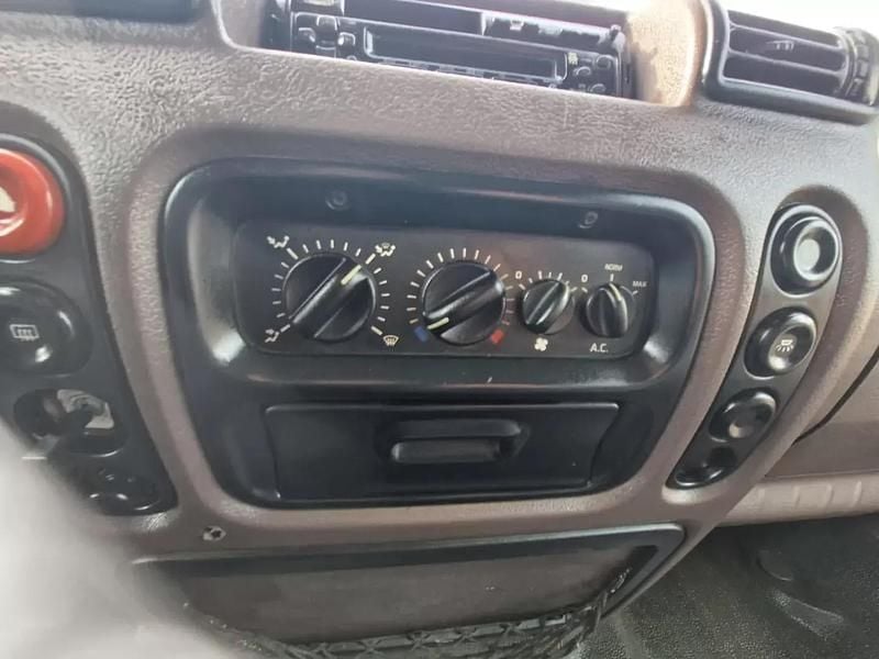 Usado Renault Master 100 HP (73 kW) 2001 Branco Carrinha