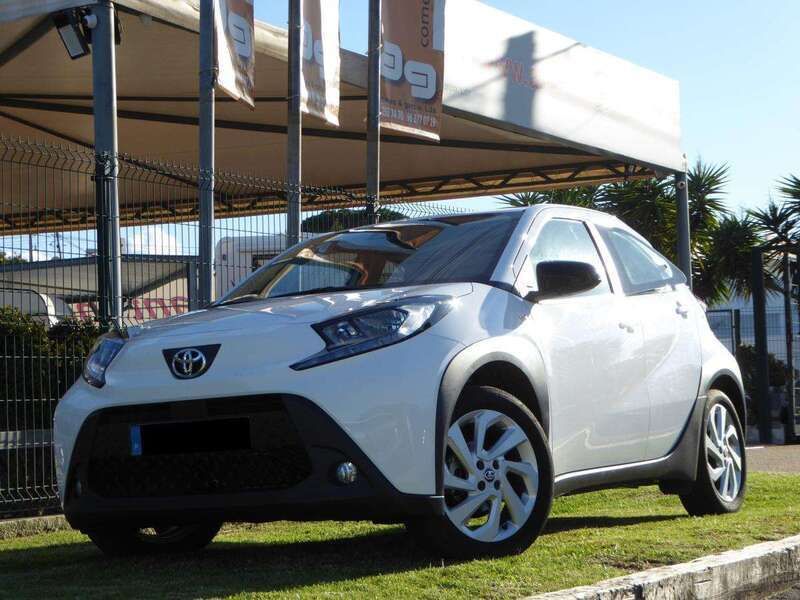Branco Usado 2023 Toyota Aygo Limited Citadino | € 16.900 (Preço justo) - Imagem 1/4