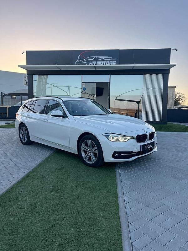 Branco Usado 2017 BMW 320 Advantage Carrinha | € 24.750 (Caro) - Imagem 1/4