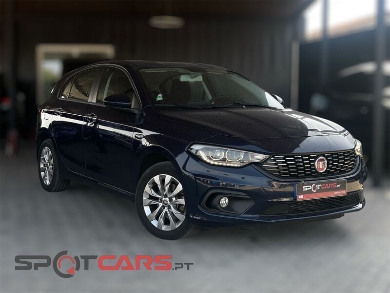 Azul Usado 2020 Fiat Tipo Lounge Sedan | € 11.990 (Preço justo) - Imagem 1/4