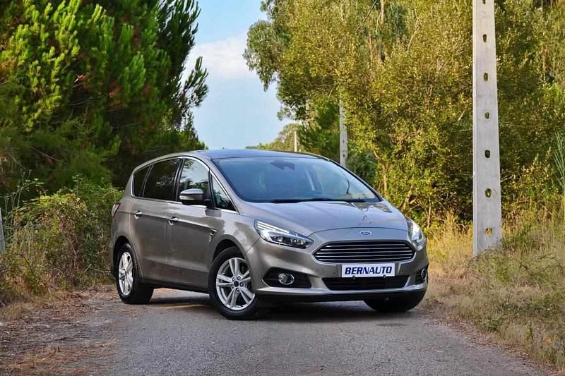 Cinzento Usado 2018 Ford S-MAX S Monovolume | € 19.900 (Super Preço) - Imagem 1/4