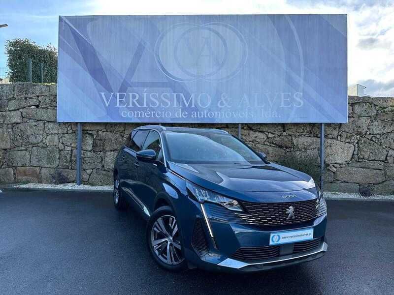 Azul Usado 2020 Peugeot 5008 Allure Monovolume | € 28.950 (Caro) - Imagem 1/4