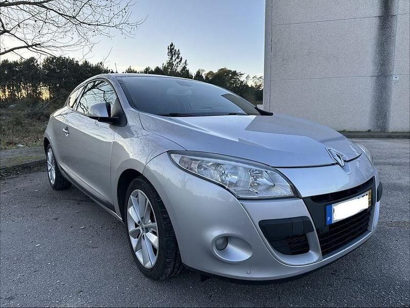 Usado Renault Mégane III 110 HP (80 kW) 2011 Coupé