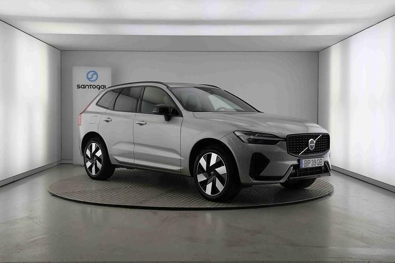 Usado Volvo XC60 Plus 253 HP (186 kW) 2024 Cinzento SUV