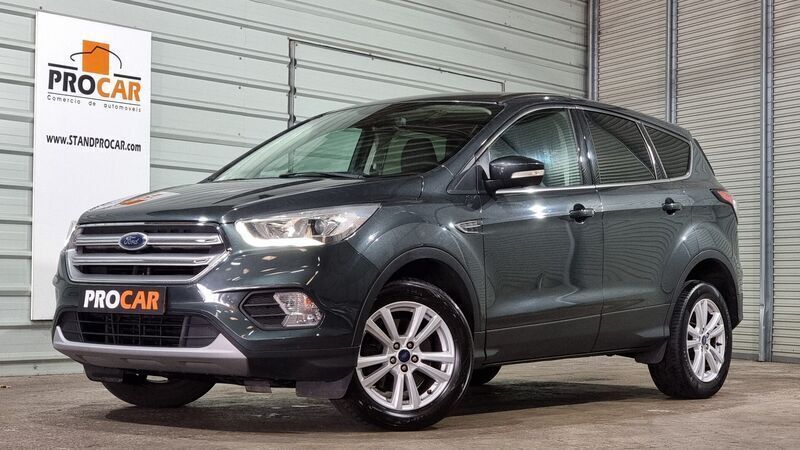 Cinzento Usado 2018 Ford Kuga Titanium SUV | € 15.900 (Preço justo) - Imagem 1/4