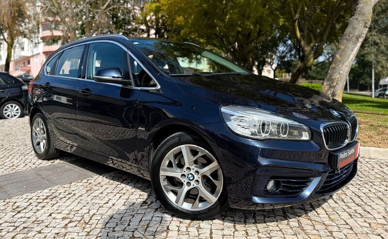 Azul Usado 2016 BMW 218 Active Tourer Sport Line Monovolume | € 16.900 - Imagem 1/4