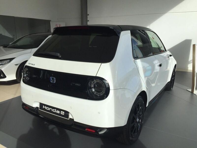 Usado Honda e 100 kW (136 HP) 2021 Branco Citadino
