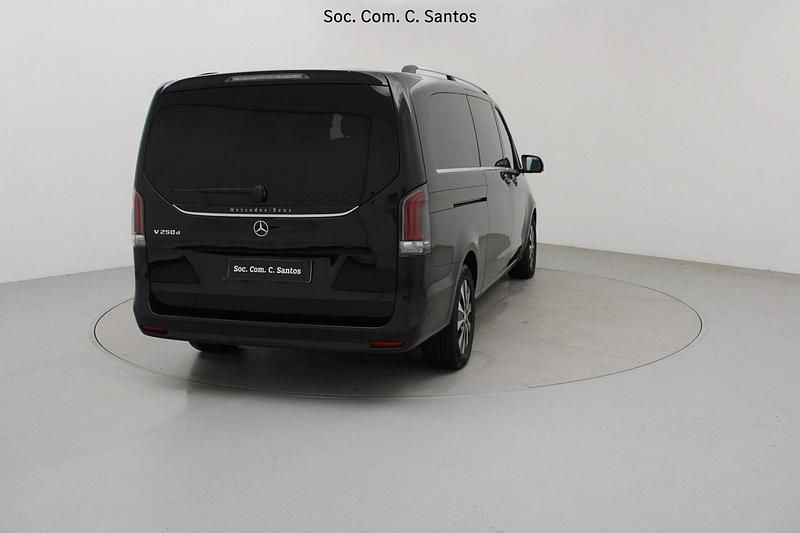 Usado Mercedes V250 Avantgarde 190 HP (139 kW) 2024 Preto Monovolume