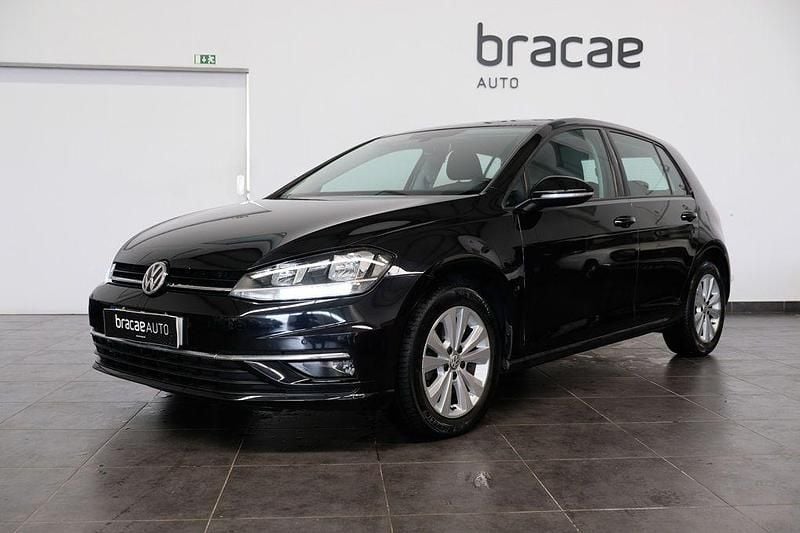 Usado VW Golf VII Comfortline 110 HP (80 kW) 2019 Preto