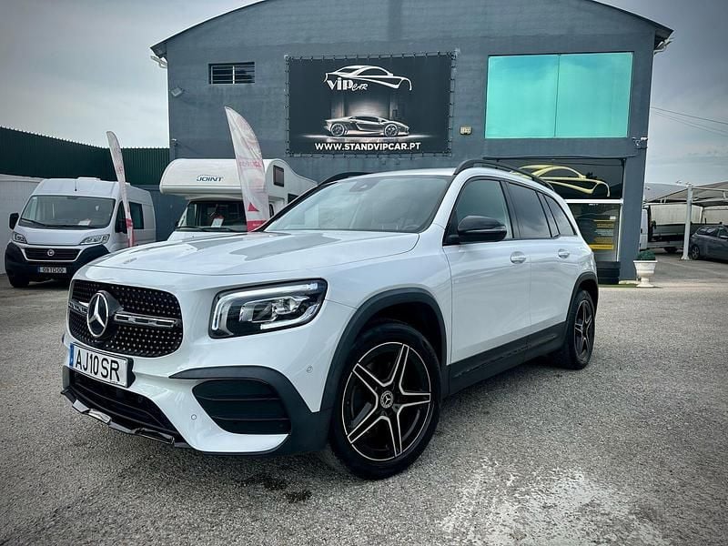Branco Usado 2021 Mercedes GLB180 AMG line SUV | € 38.990 (Preço justo) - Imagem 1/4