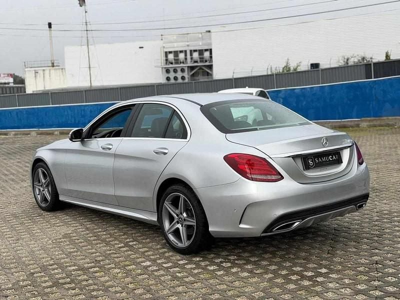Usado Mercedes C180 Avantgarde 116 HP (85 kW) 2018 Cinzento Sedan