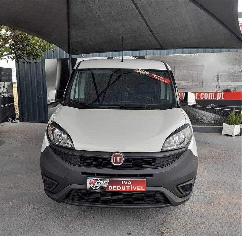 Usado Fiat Doblò Easy 105 HP (77 kW) 2022 Branco Monovolume