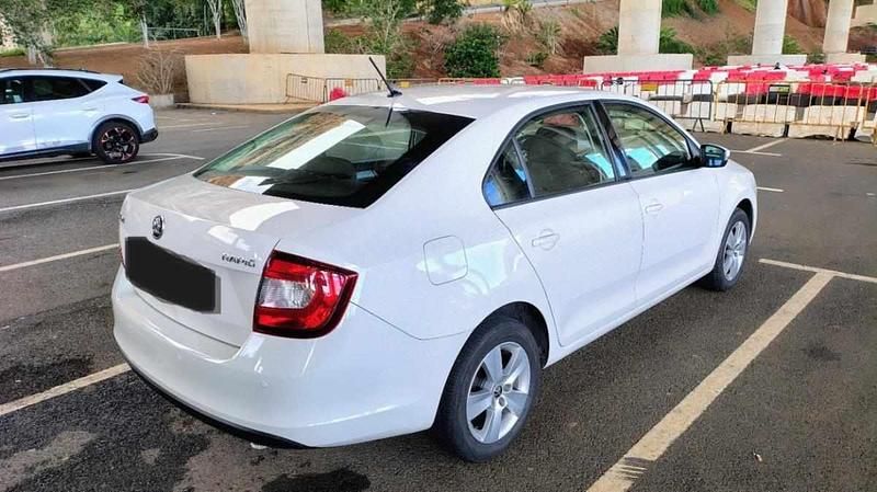 Usado Skoda Rapid 95 HP (69 kW) 2018 Branco Citadino