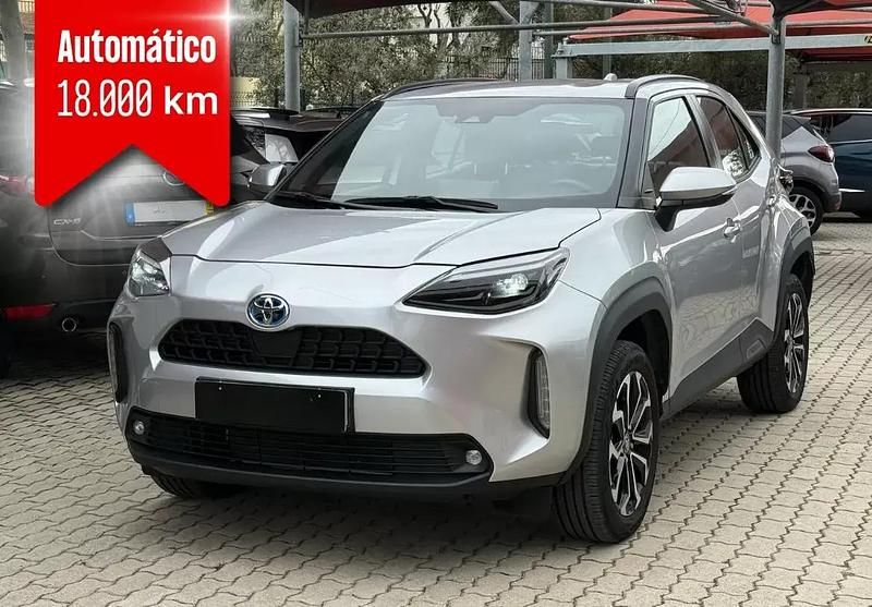 Cinza prata Usado 2023 Toyota Yaris Hybrid Citadino | € 26.750 (Preço justo) - Imagem 1/4
