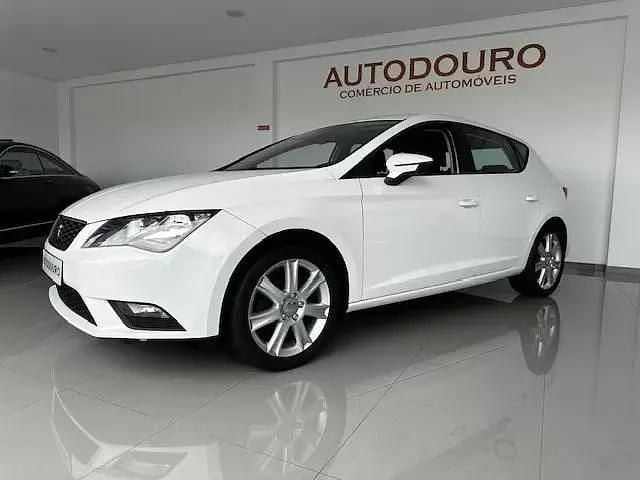 Usado Seat Leon Reference 105 HP (77 kW) 2014 Branco Citadino